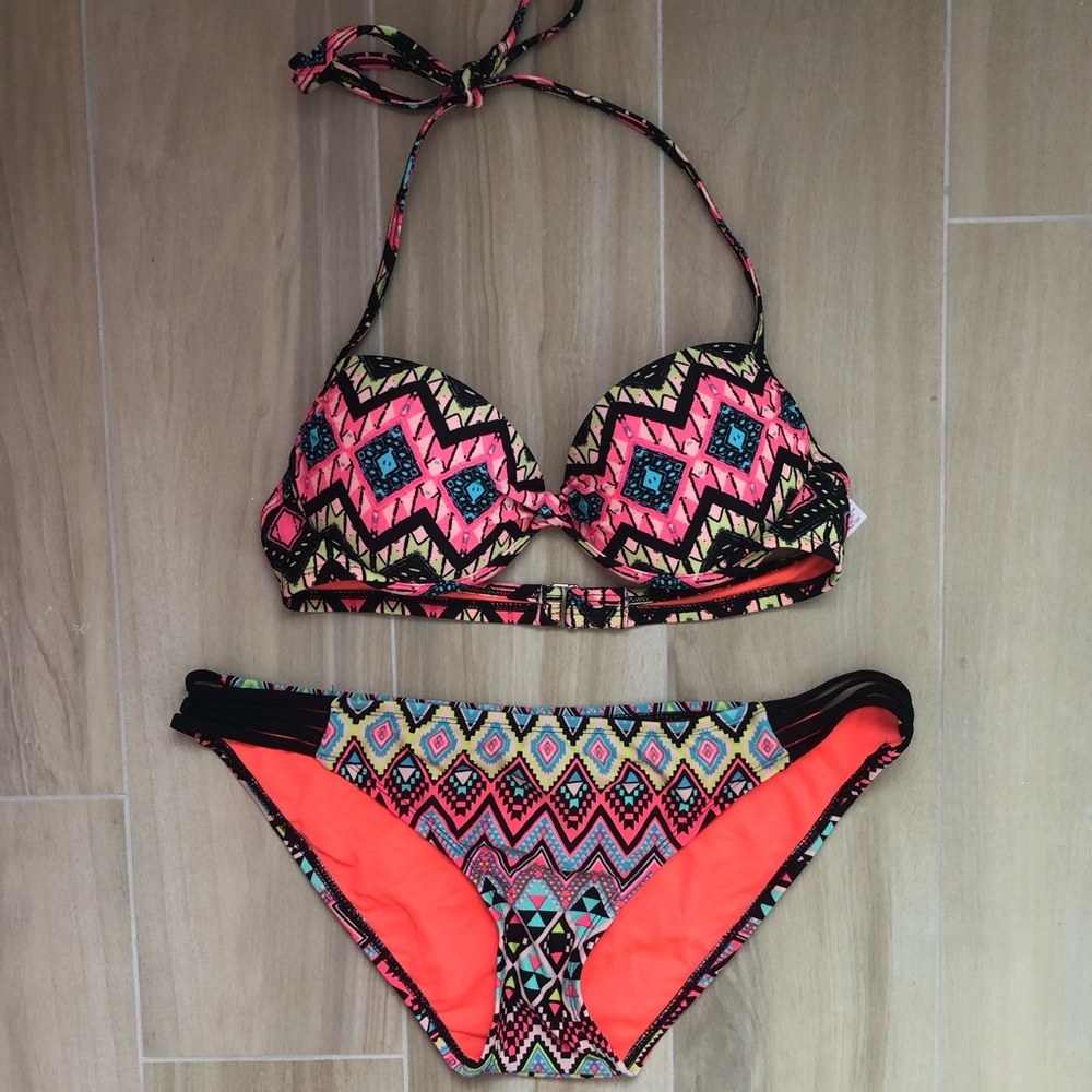 Like new tribal print bright bikini set